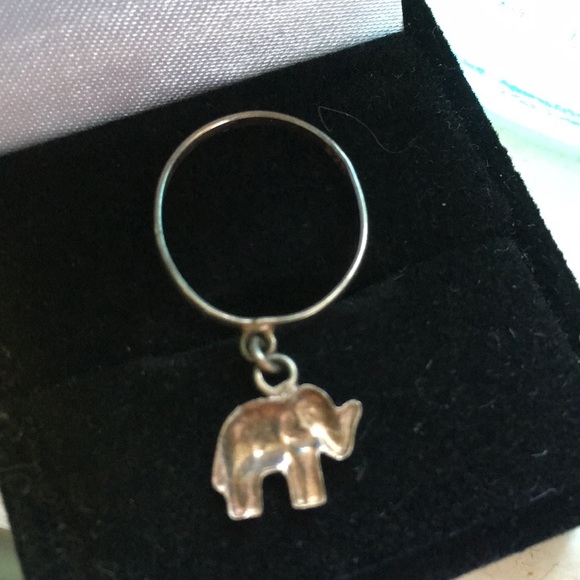 Vintage Sterling Elephant Charm Ring - Picture 3 of 5